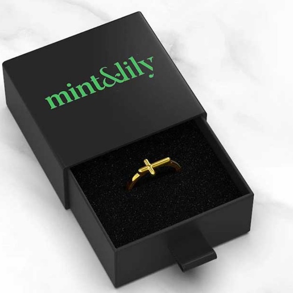 🆕 Horizon Cross Ring - Picture 2 of 4